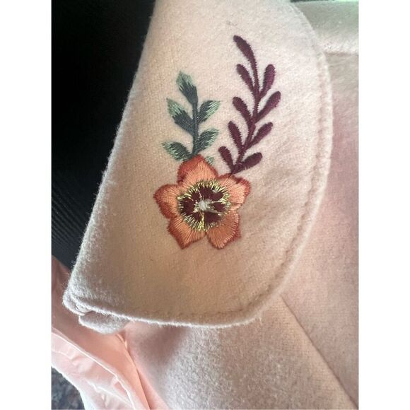 Catherin Malandrino girls size 5T Soft Pink Floral Embroidered Feather Cape - Picture 4 of 5